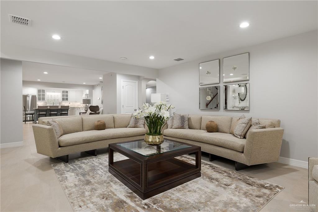 Mcallen, Texas, 78504, United States, 5 Bedrooms Bedrooms, ,5 BathroomsBathrooms,Residential,Active,1773198