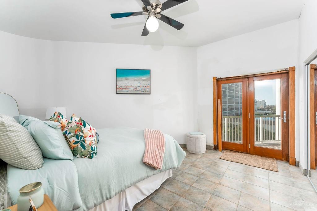 South Padre Island, Texas, 78597, United States, 4 Bedrooms Bedrooms, ,4 BathroomsBathrooms,Residential,Active,1913046