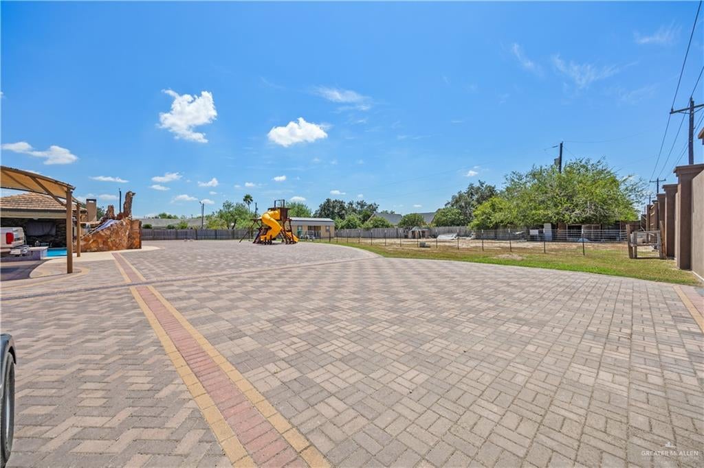 Mission, Texas, 78573, United States, 5 Bedrooms Bedrooms, ,6 BathroomsBathrooms,Residential,Active,1942394