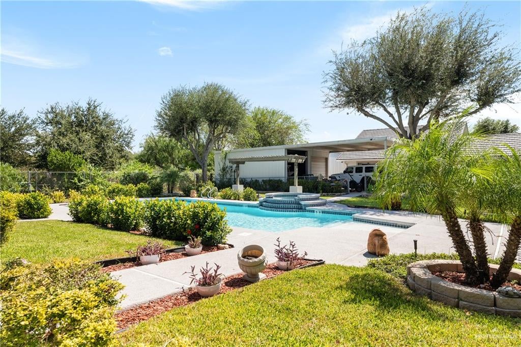 Edinburg, Texas, 78539, United States, 6 Bedrooms Bedrooms, ,5 BathroomsBathrooms,Residential,Active,1953652