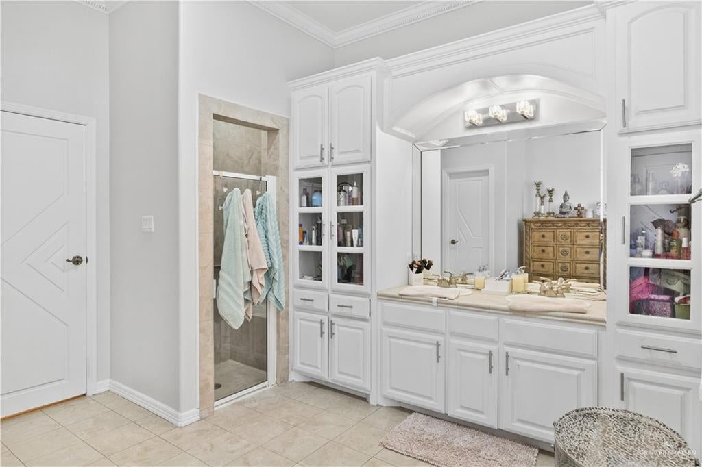 Mission, Texas, 78573, United States, 5 Bedrooms Bedrooms, ,6 BathroomsBathrooms,Residential,Active,1942394