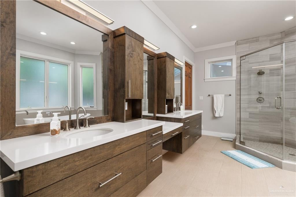 Harlingen, Texas, 78550, United States, 5 Bedrooms Bedrooms, ,6 BathroomsBathrooms,Residential,Active,1780425