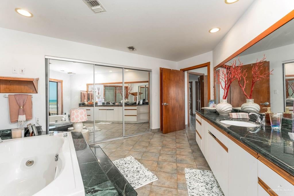South Padre Island, Texas, 78597, United States, 4 Bedrooms Bedrooms, ,4 BathroomsBathrooms,Residential,Active,1913046