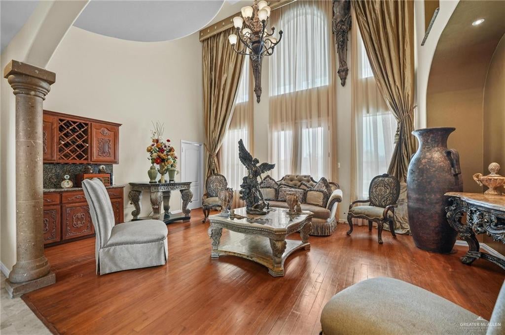 Mission, Texas, 78572, United States, 7 Bedrooms Bedrooms, ,7 BathroomsBathrooms,Residential,Active,1914940