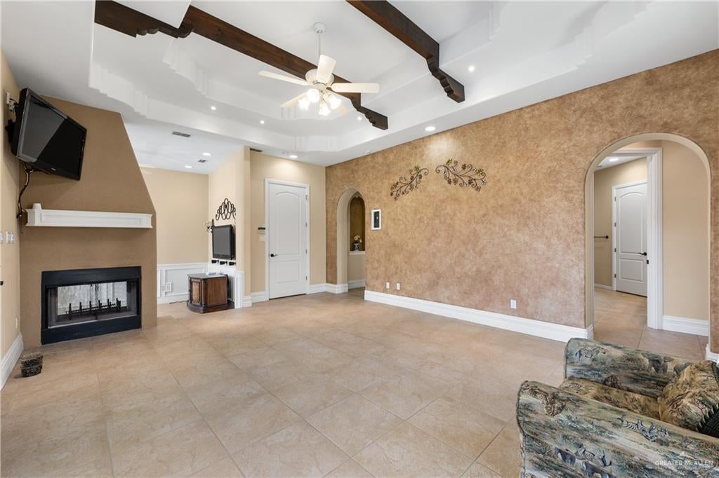 Edinburg, Texas, 78539, United States, 6 Bedrooms Bedrooms, ,5 BathroomsBathrooms,Residential,Active,1953652