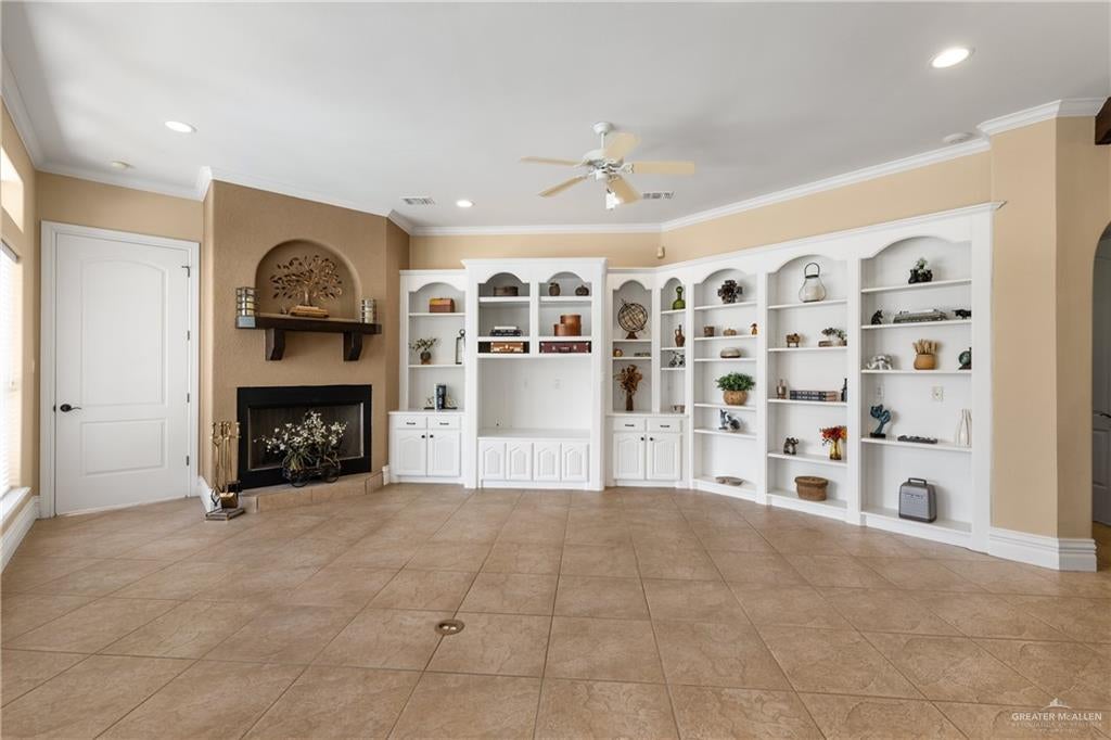 Edinburg, Texas, 78539, United States, 6 Bedrooms Bedrooms, ,5 BathroomsBathrooms,Residential,Active,1953652