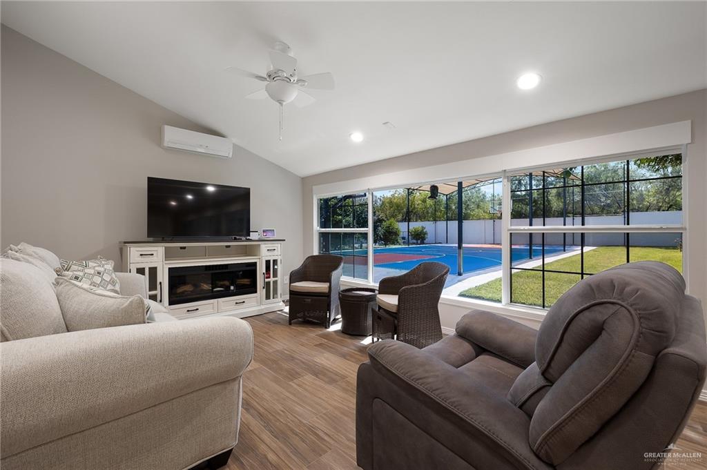 Mcallen, Texas, 78504, United States, 5 Bedrooms Bedrooms, ,5 BathroomsBathrooms,Residential,Active,1773198