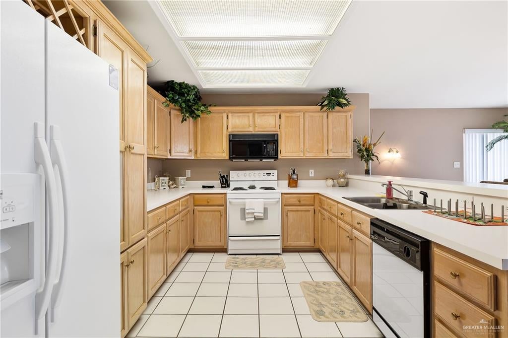 South Padre Island, Texas, 78597, United States, ,4 BathroomsBathrooms,Residential,Active,1769571