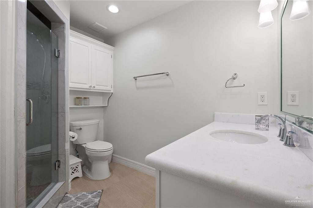 Mcallen, Texas, 78504, United States, 5 Bedrooms Bedrooms, ,5 BathroomsBathrooms,Residential,Active,1773198