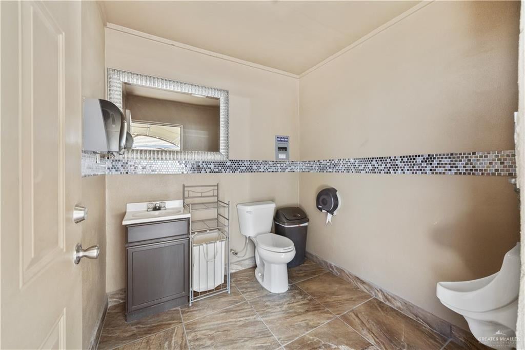 Mission, Texas, 78573, United States, 5 Bedrooms Bedrooms, ,6 BathroomsBathrooms,Residential,Active,1942394