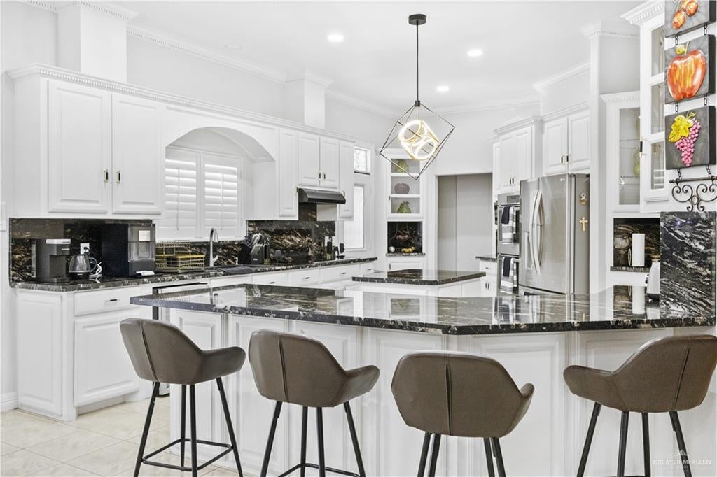 Mission, Texas, 78573, United States, 5 Bedrooms Bedrooms, ,6 BathroomsBathrooms,Residential,Active,1942394