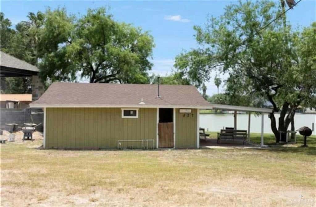 827 E KIKA DE LA GARZA BLVD, LA JOYA, TX 78560, photo 1 of 9