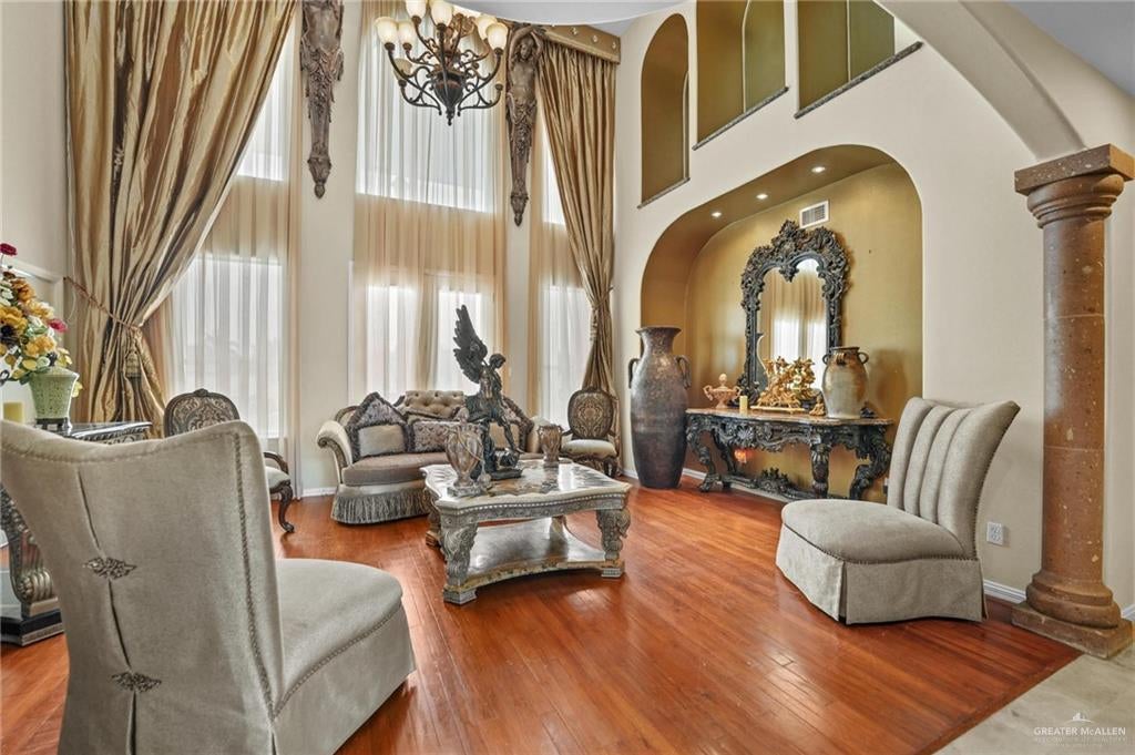 Mission, Texas, 78572, United States, 7 Bedrooms Bedrooms, ,7 BathroomsBathrooms,Residential,Active,1914940