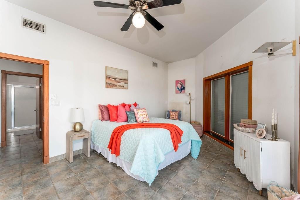 South Padre Island, Texas, 78597, United States, 4 Bedrooms Bedrooms, ,4 BathroomsBathrooms,Residential,Active,1913046