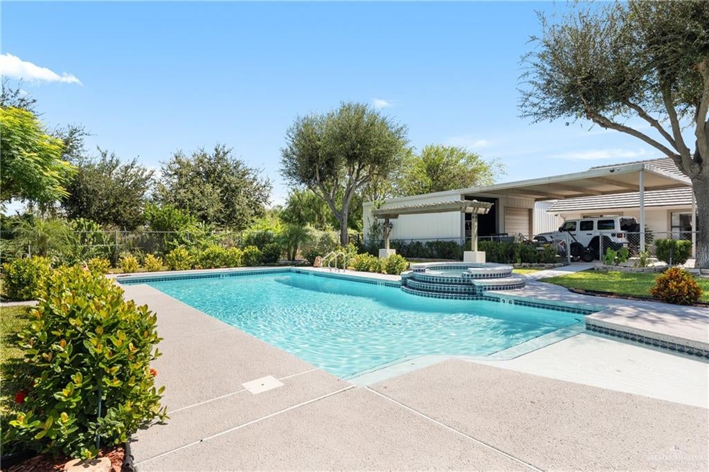 Edinburg, Texas, 78539, United States, 6 Bedrooms Bedrooms, ,5 BathroomsBathrooms,Residential,Active,1953652