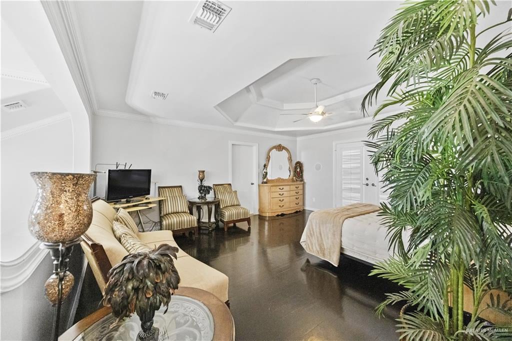 Mission, Texas, 78573, United States, 5 Bedrooms Bedrooms, ,6 BathroomsBathrooms,Residential,Active,1942394