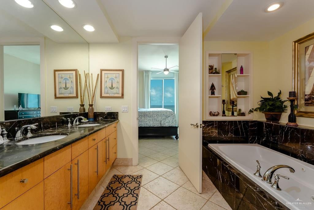 South Padre Island, Texas, 78597, United States, ,3 BathroomsBathrooms,Residential,Active,1764519