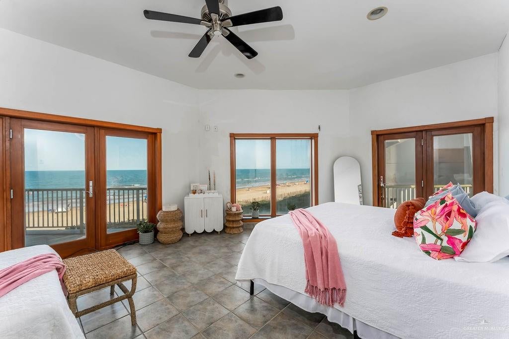 South Padre Island, Texas, 78597, United States, 4 Bedrooms Bedrooms, ,4 BathroomsBathrooms,Residential,Active,1913046