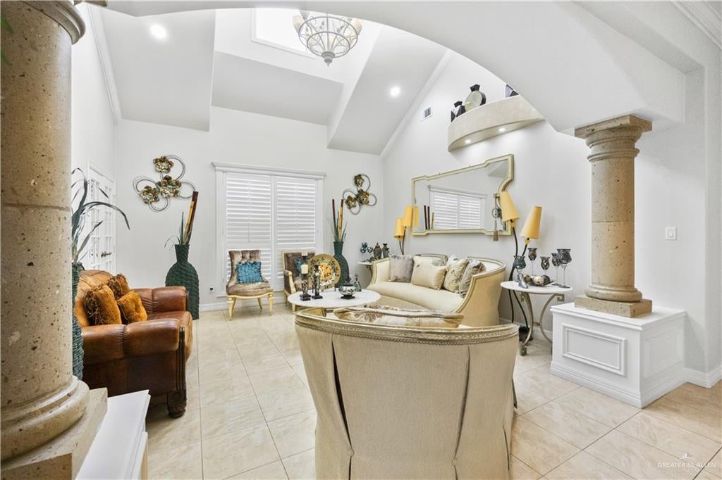 Mission, Texas, 78573, United States, 5 Bedrooms Bedrooms, ,6 BathroomsBathrooms,Residential,Active,1942394