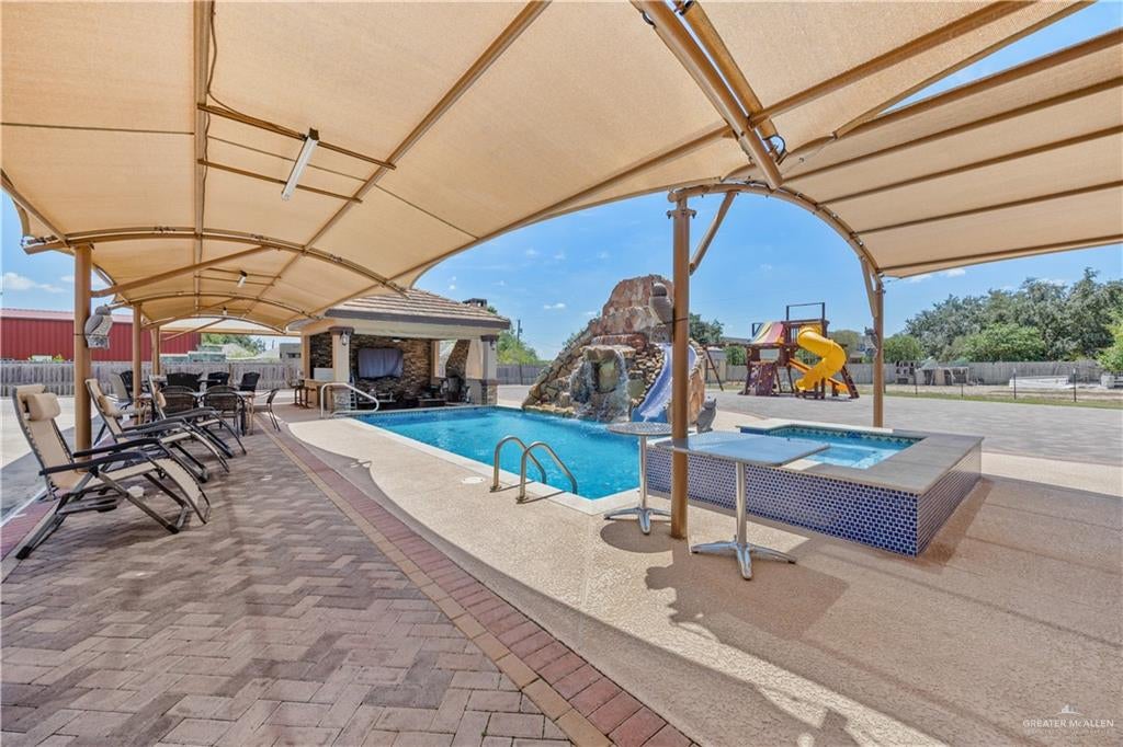 Mission, Texas, 78573, United States, 5 Bedrooms Bedrooms, ,6 BathroomsBathrooms,Residential,Active,1942394