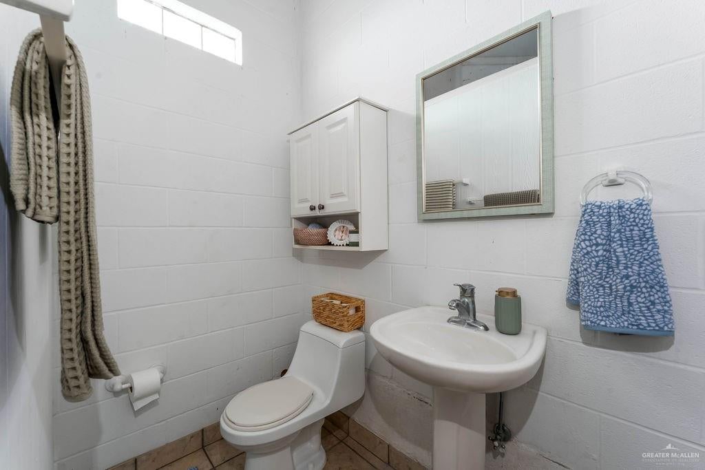 South Padre Island, Texas, 78597, United States, 4 Bedrooms Bedrooms, ,4 BathroomsBathrooms,Residential,Active,1913046