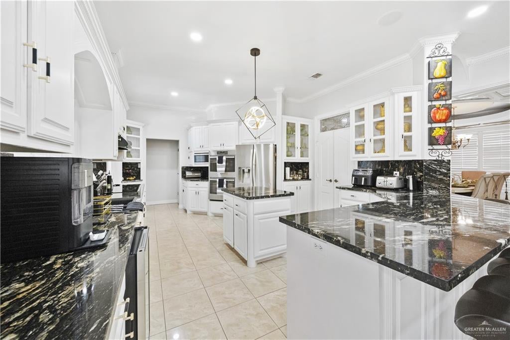 Mission, Texas, 78573, United States, 5 Bedrooms Bedrooms, ,6 BathroomsBathrooms,Residential,Active,1942394