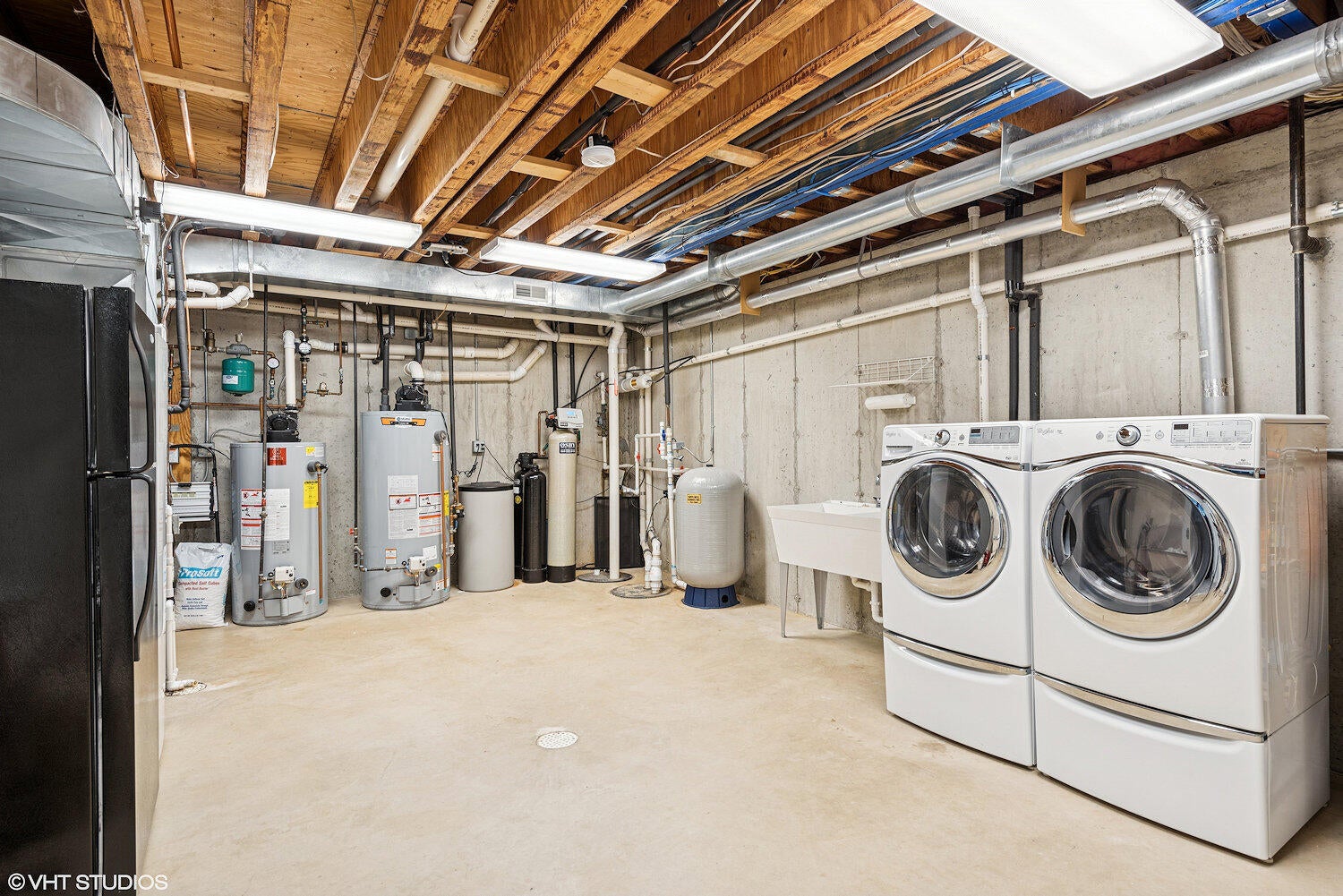 Valparaiso, Indiana, 46385, United States, ,4 BathroomsBathrooms,Residential,Active,1781853