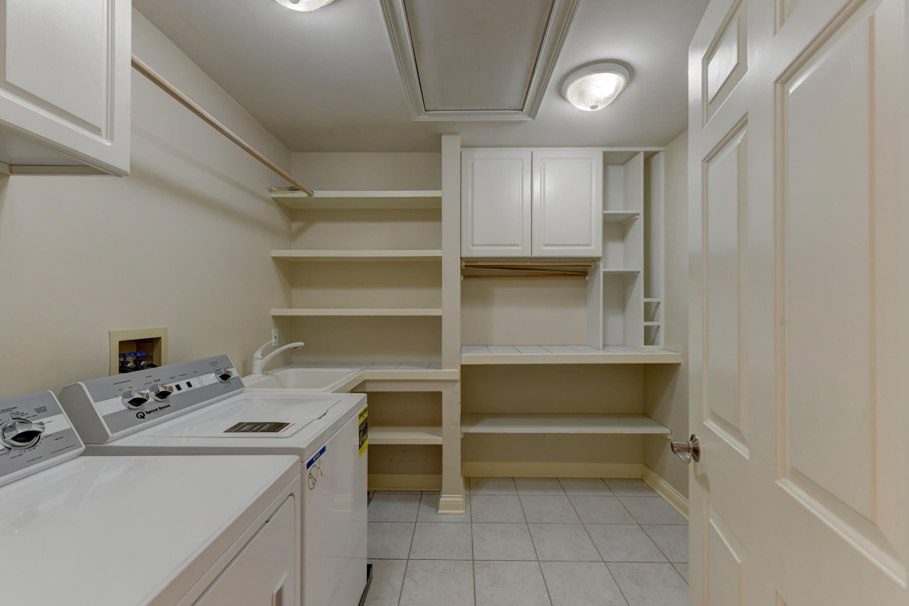 Munster, Indiana, 46321, United States, 7 Bedrooms Bedrooms, ,7 BathroomsBathrooms,Residential,Active,1910154