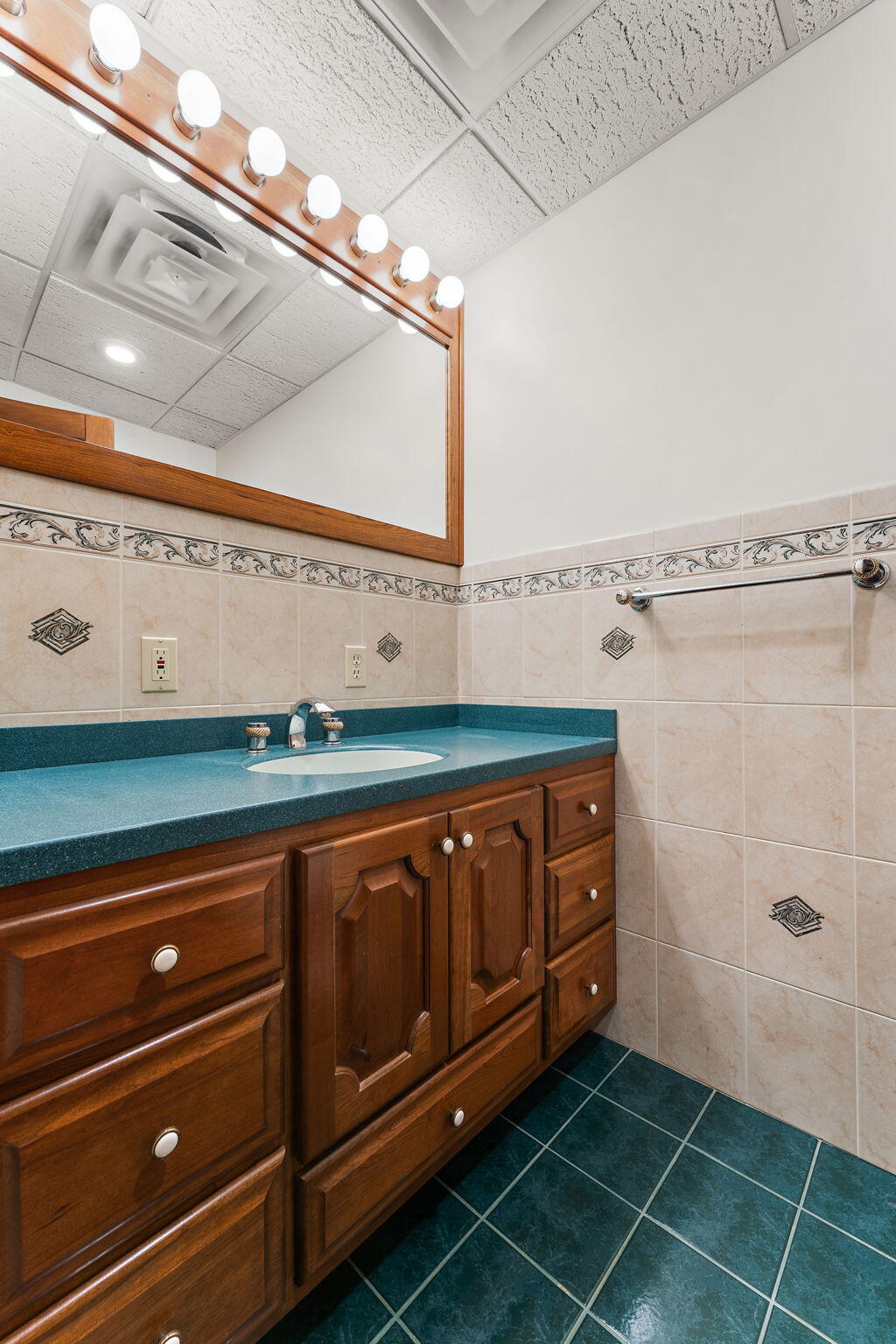 Wheatfield, Indiana, 46392, United States, 7 Bedrooms Bedrooms, ,7 BathroomsBathrooms,Residential,Active,1973293