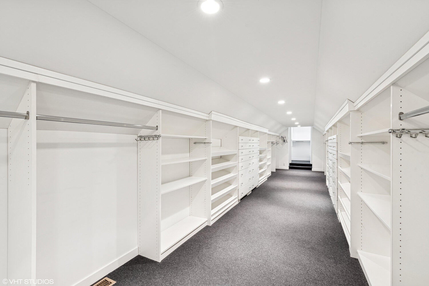 Valparaiso, Indiana, 46385, United States, ,4 BathroomsBathrooms,Residential,Active,1781853