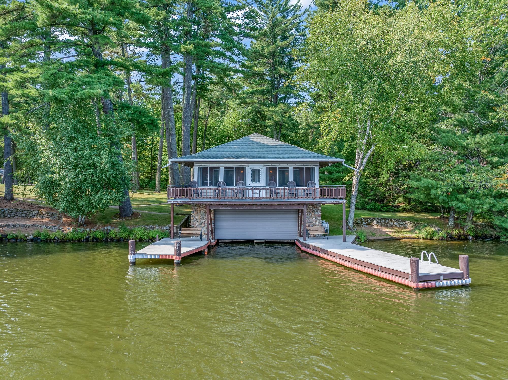 Eagle River, Wisconsin, 54521, United States, 4 Bedrooms Bedrooms, ,5 BathroomsBathrooms,Residential,Active,1952073