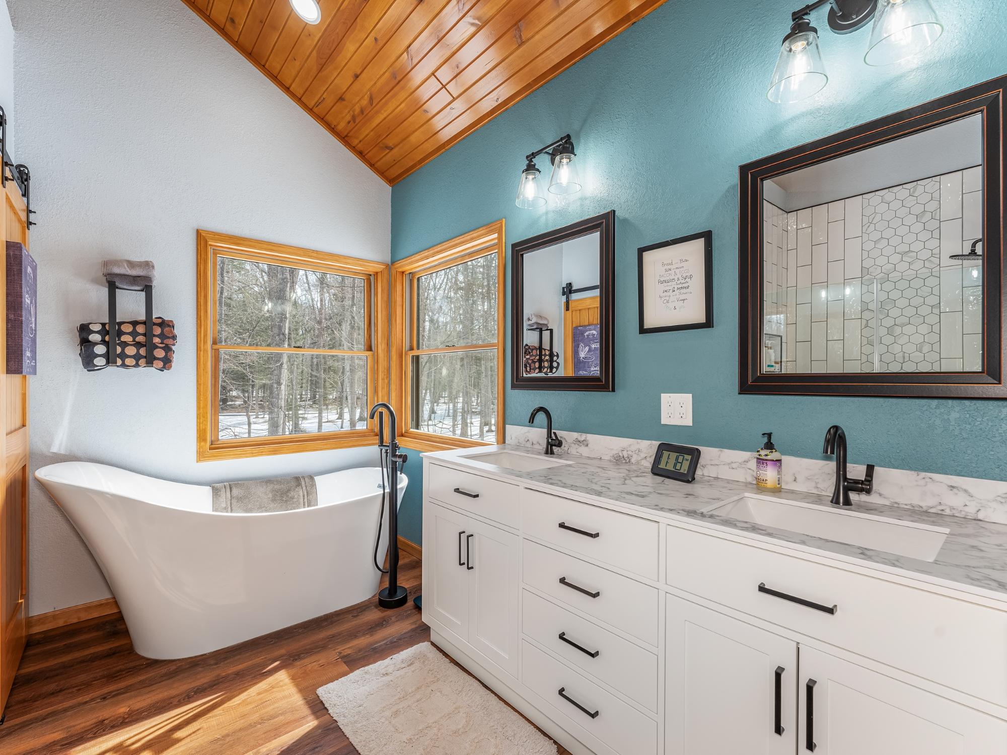 Eagle River, Wisconsin, 54521, United States, 4 Bedrooms Bedrooms, ,4 BathroomsBathrooms,Residential,Active,1899215