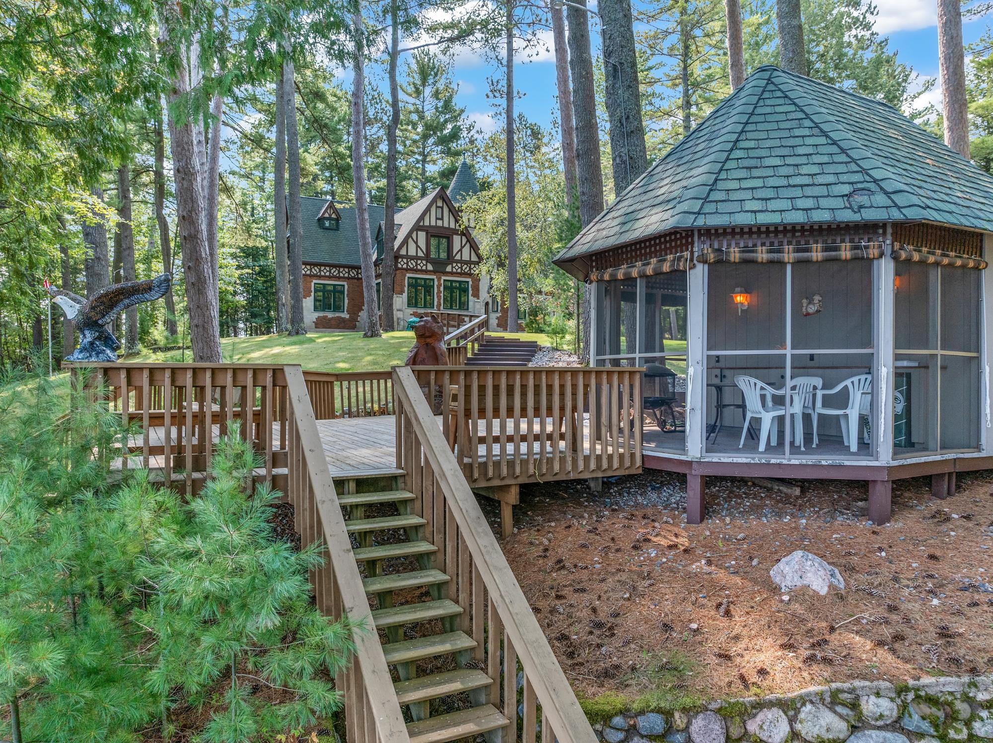 Eagle River, Wisconsin, 54521, United States, 4 Bedrooms Bedrooms, ,5 BathroomsBathrooms,Residential,Active,1952073