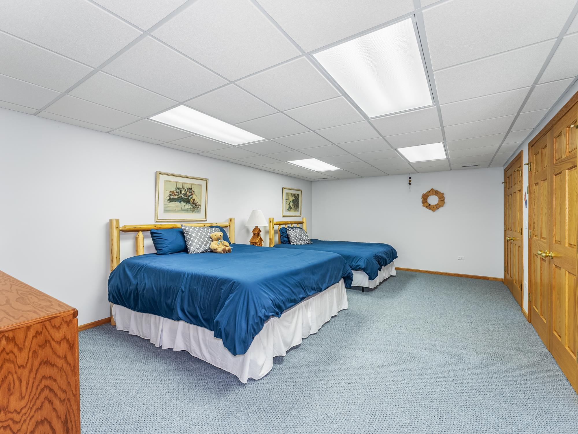 Eagle River, Wisconsin, 54521, United States, 4 Bedrooms Bedrooms, ,5 BathroomsBathrooms,Residential,Active,1952073