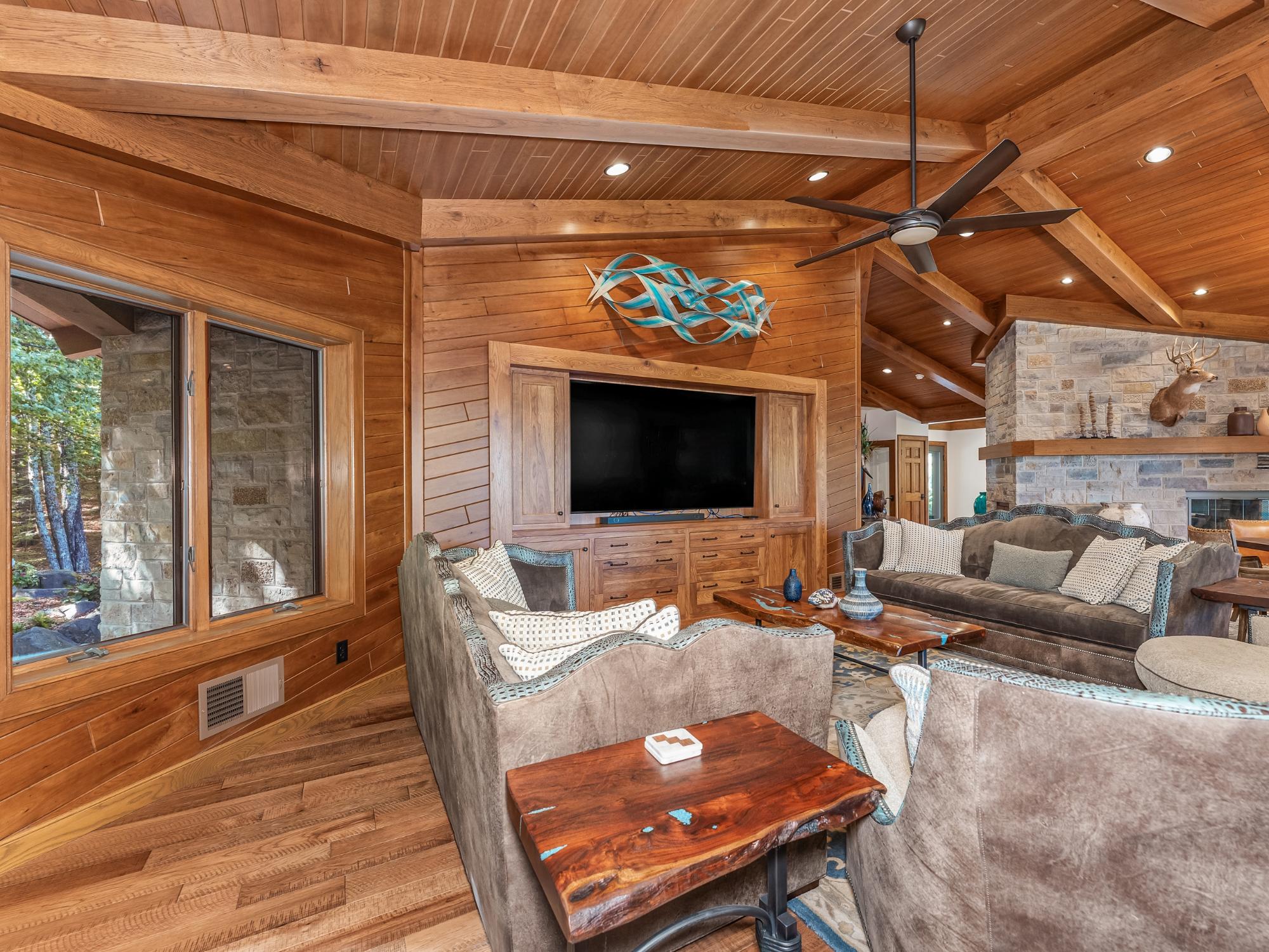 Eagle River, Wisconsin, 54521, United States, 6 Bedrooms Bedrooms, ,7 BathroomsBathrooms,Residential,Active,1953265
