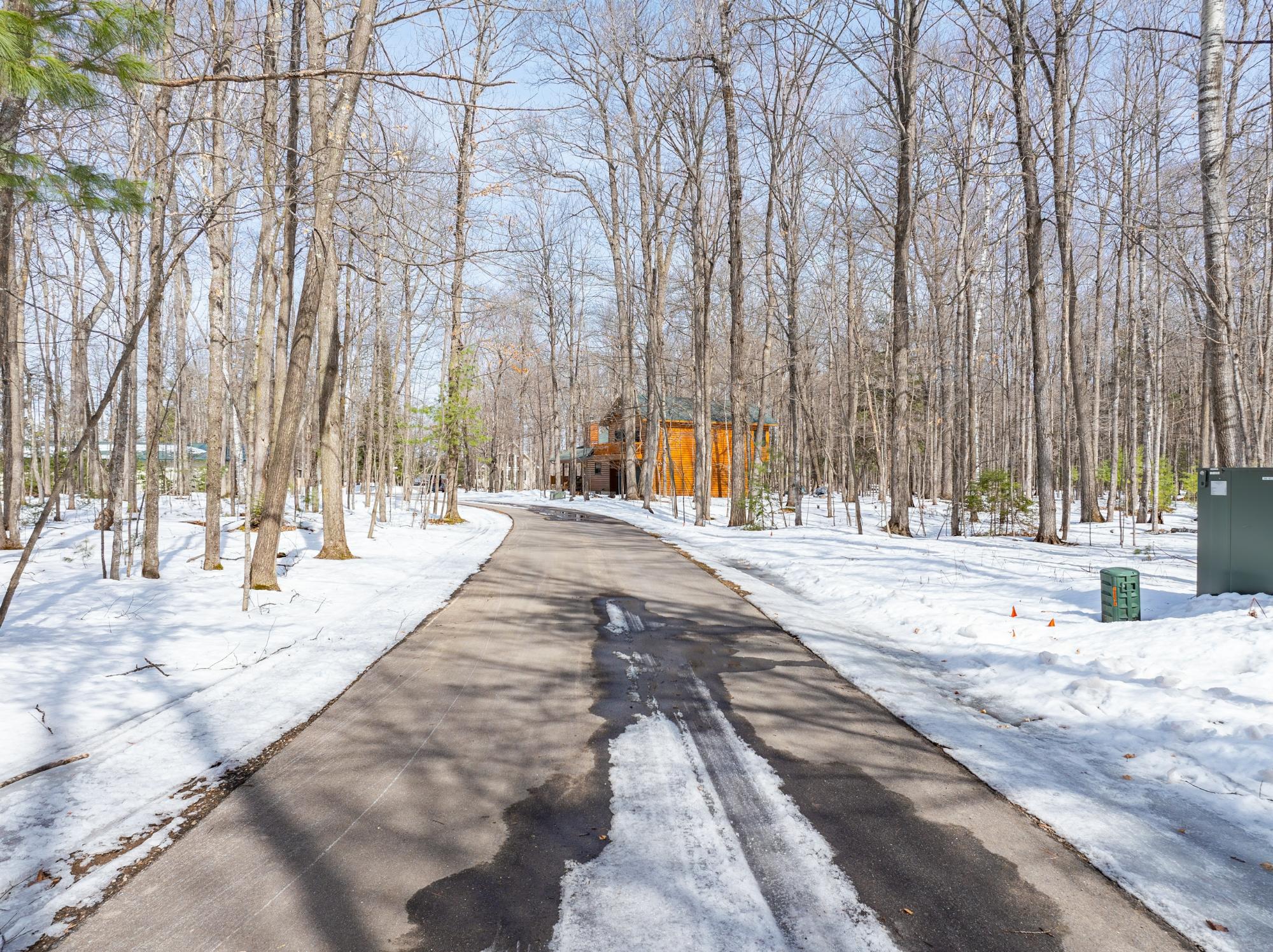 Eagle River, Wisconsin, 54521, United States, 4 Bedrooms Bedrooms, ,4 BathroomsBathrooms,Residential,Active,1899215