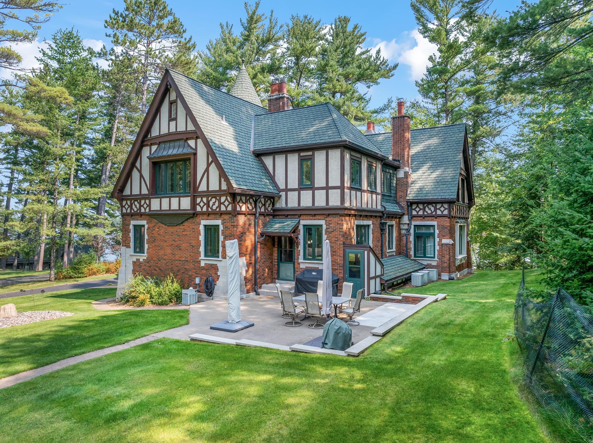 Eagle River, Wisconsin, 54521, United States, 4 Bedrooms Bedrooms, ,5 BathroomsBathrooms,Residential,Active,1952073