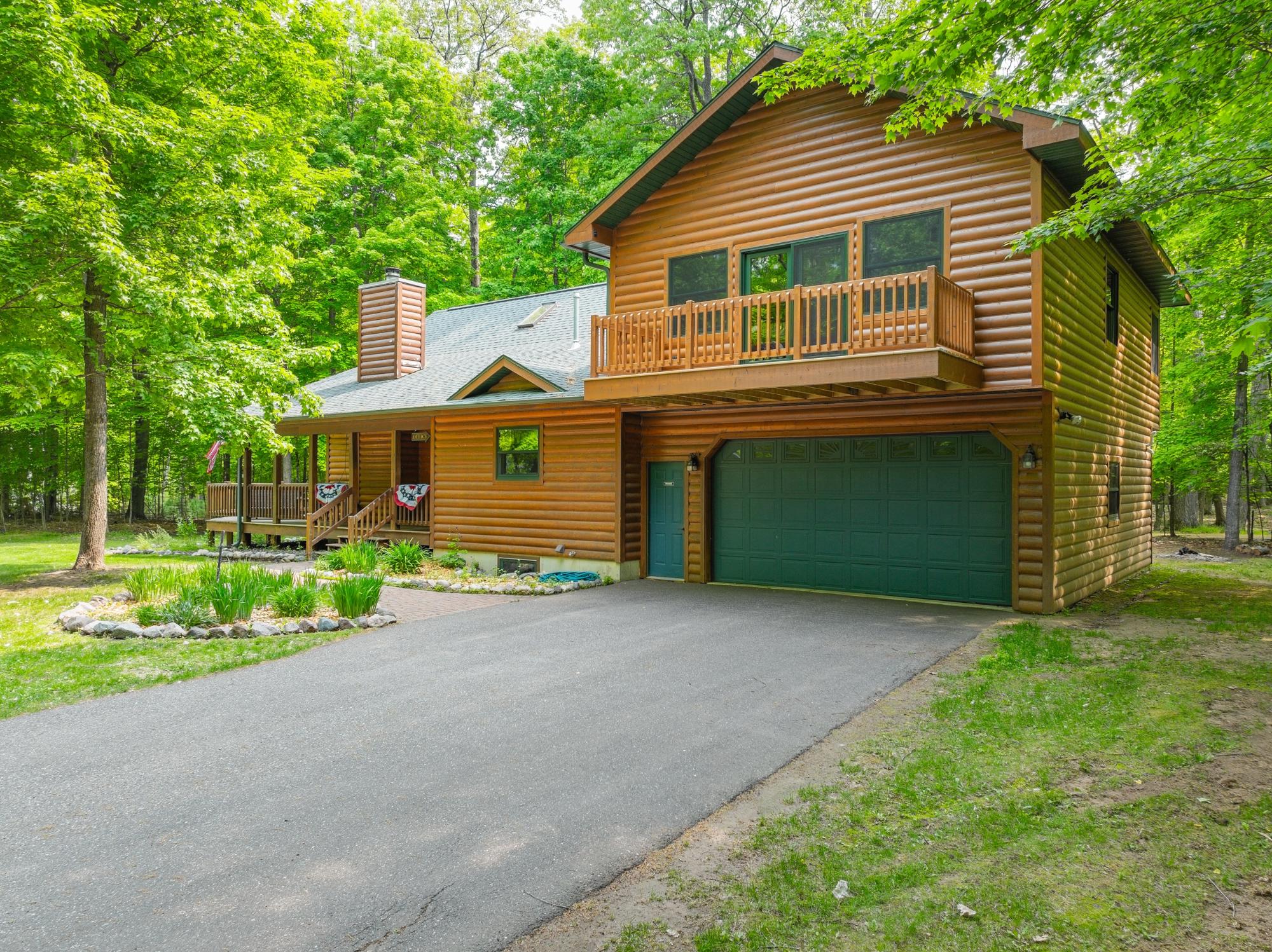 Eagle River, Wisconsin, 54521, United States, 4 Bedrooms Bedrooms, ,4 BathroomsBathrooms,Residential,Active,1899215
