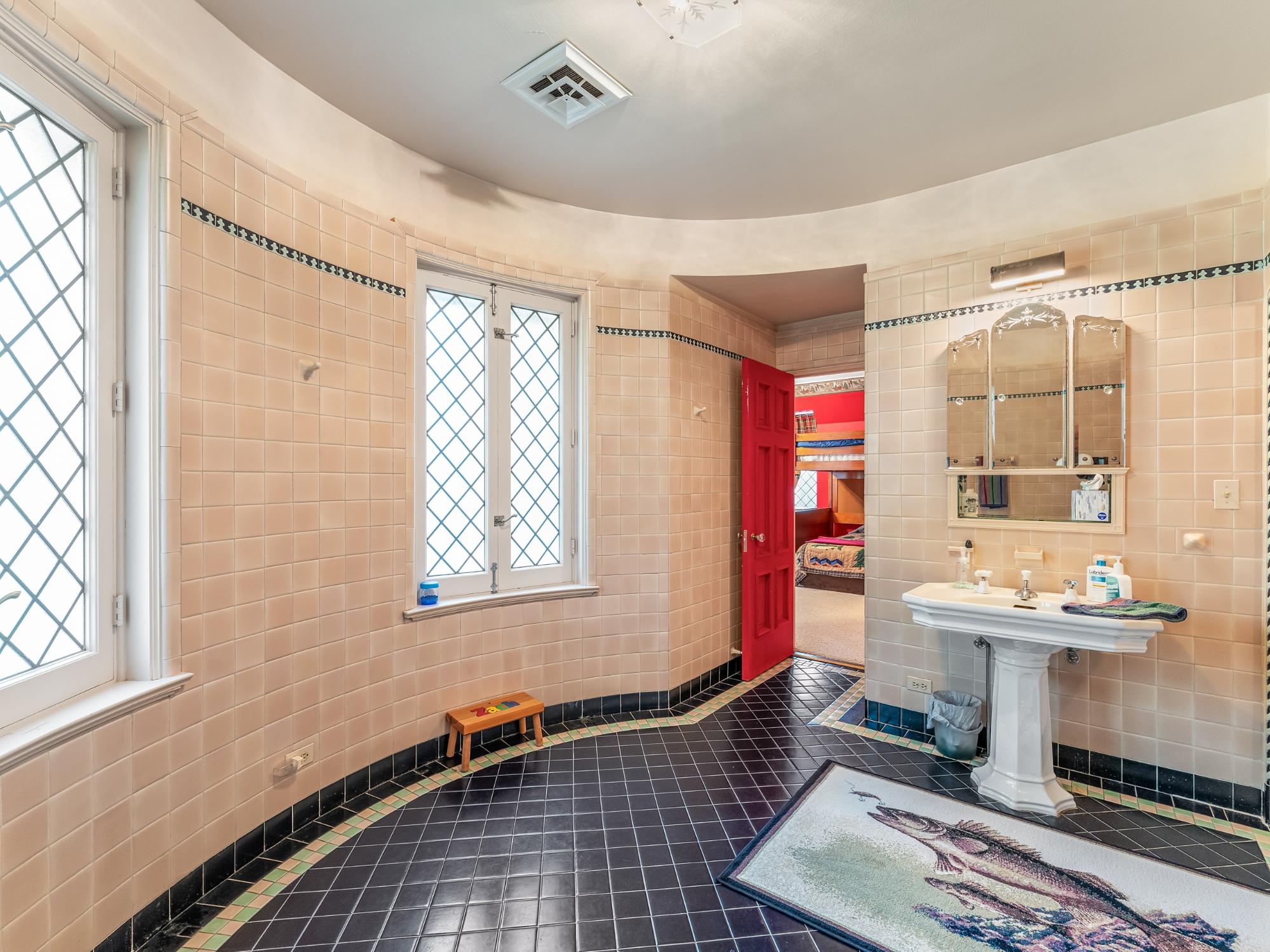 Eagle River, Wisconsin, 54521, United States, 4 Bedrooms Bedrooms, ,5 BathroomsBathrooms,Residential,Active,1952073