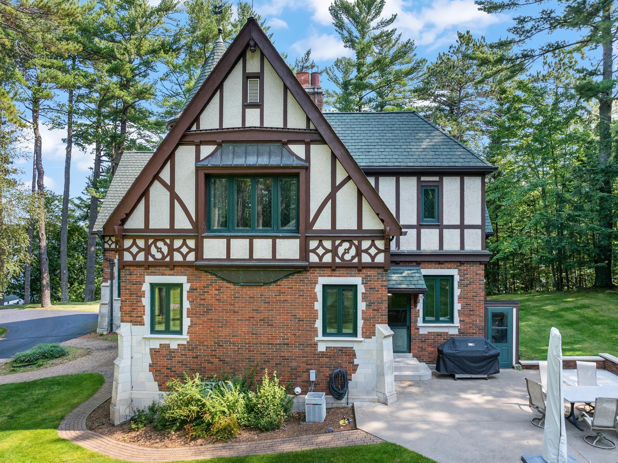 Eagle River, Wisconsin, 54521, United States, 4 Bedrooms Bedrooms, ,5 BathroomsBathrooms,Residential,Active,1952073
