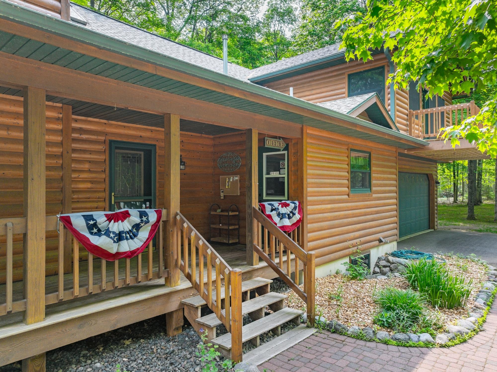 Eagle River, Wisconsin, 54521, United States, 4 Bedrooms Bedrooms, ,4 BathroomsBathrooms,Residential,Active,1899215