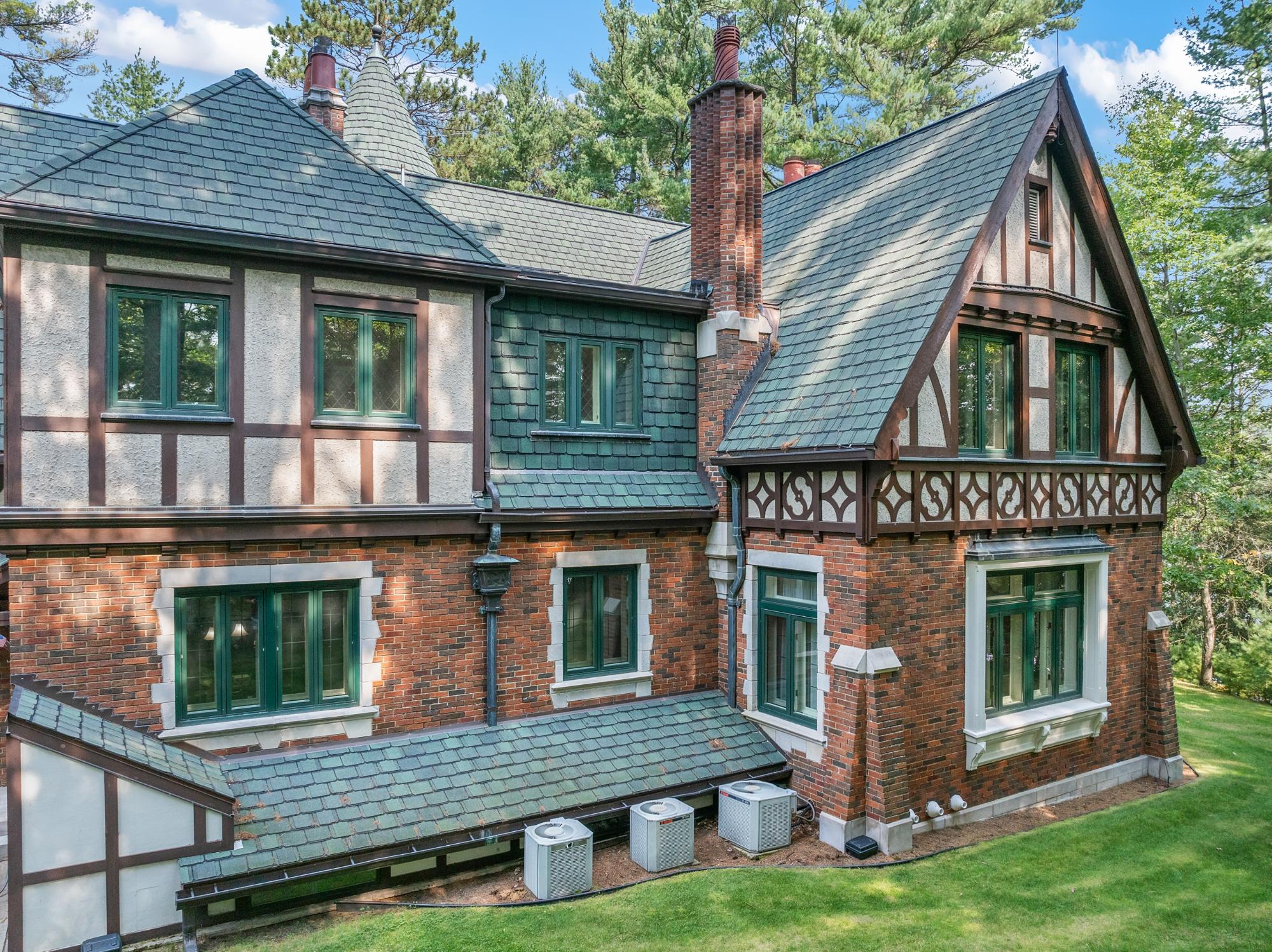 Eagle River, Wisconsin, 54521, United States, 4 Bedrooms Bedrooms, ,5 BathroomsBathrooms,Residential,Active,1952073