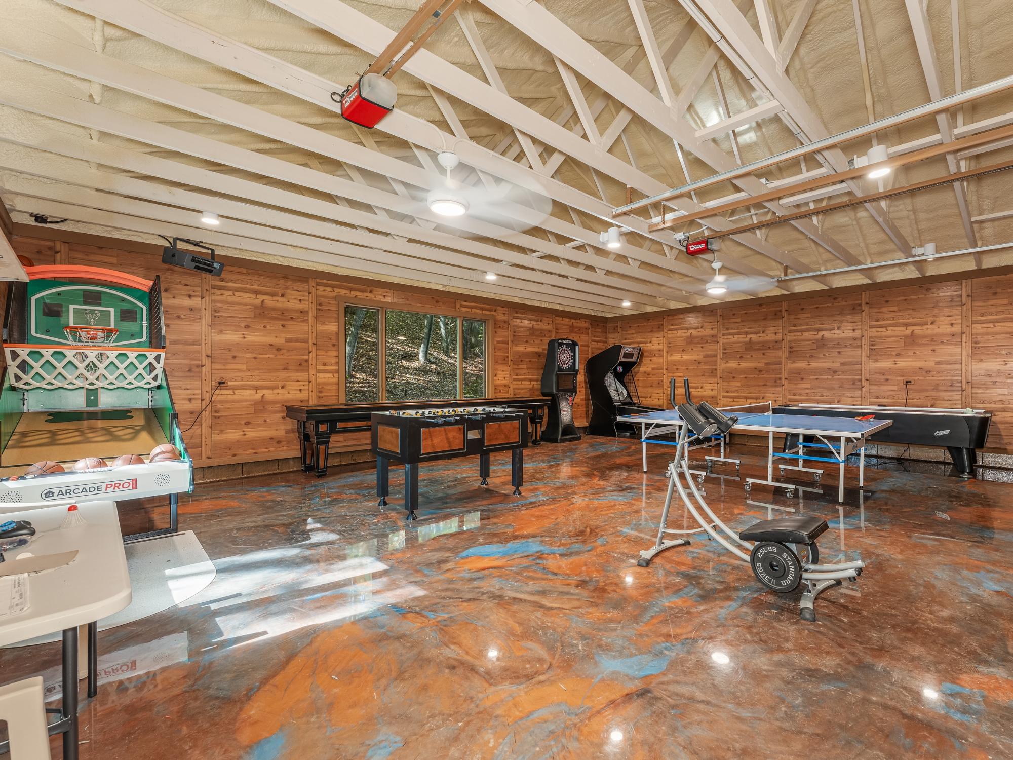 Eagle River, Wisconsin, 54521, United States, 6 Bedrooms Bedrooms, ,7 BathroomsBathrooms,Residential,Active,1953265