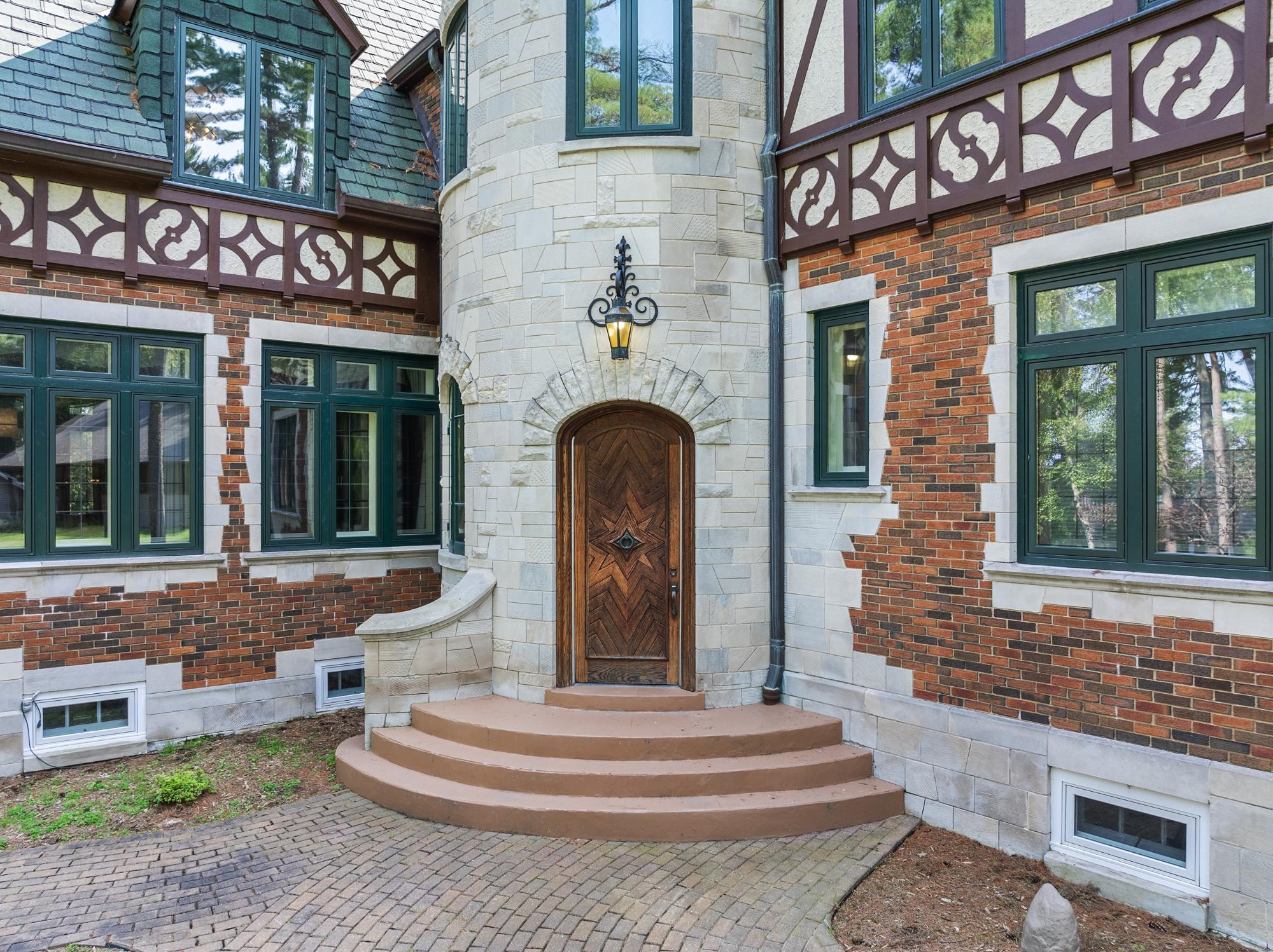 Eagle River, Wisconsin, 54521, United States, 4 Bedrooms Bedrooms, ,5 BathroomsBathrooms,Residential,Active,1952073