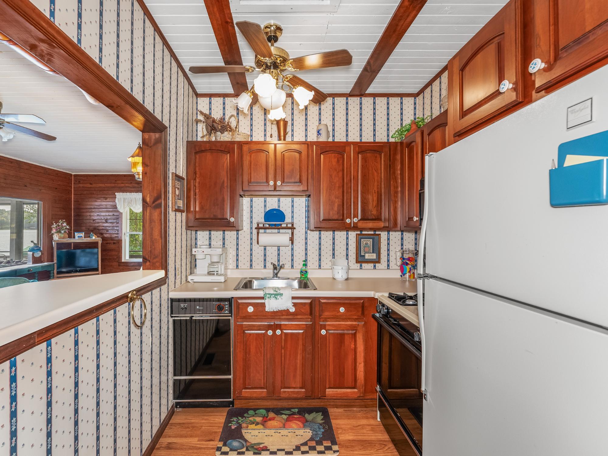 Eagle River, Wisconsin, 54521, United States, 4 Bedrooms Bedrooms, ,5 BathroomsBathrooms,Residential,Active,1952073