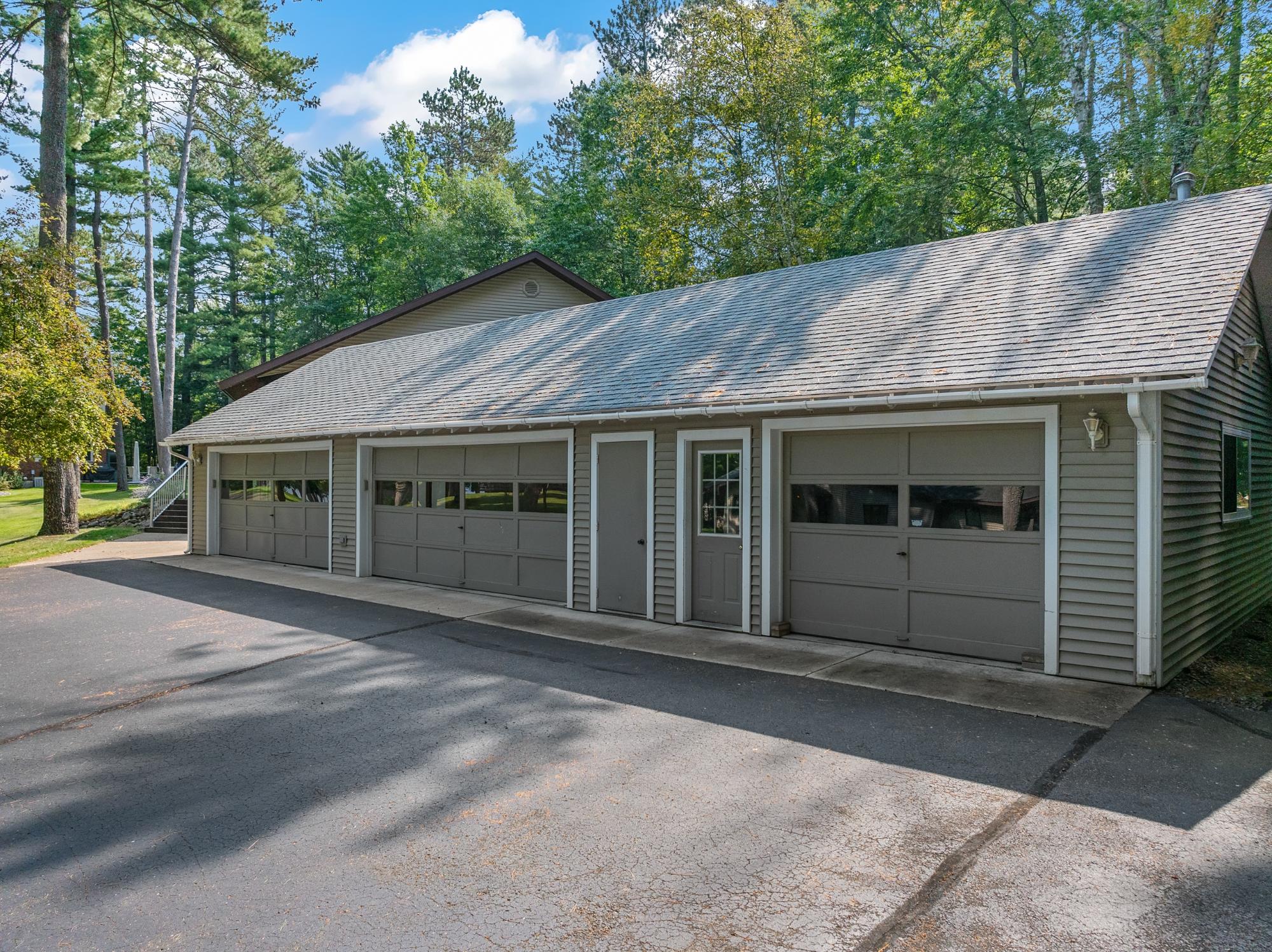 Eagle River, Wisconsin, 54521, United States, 4 Bedrooms Bedrooms, ,5 BathroomsBathrooms,Residential,Active,1952073