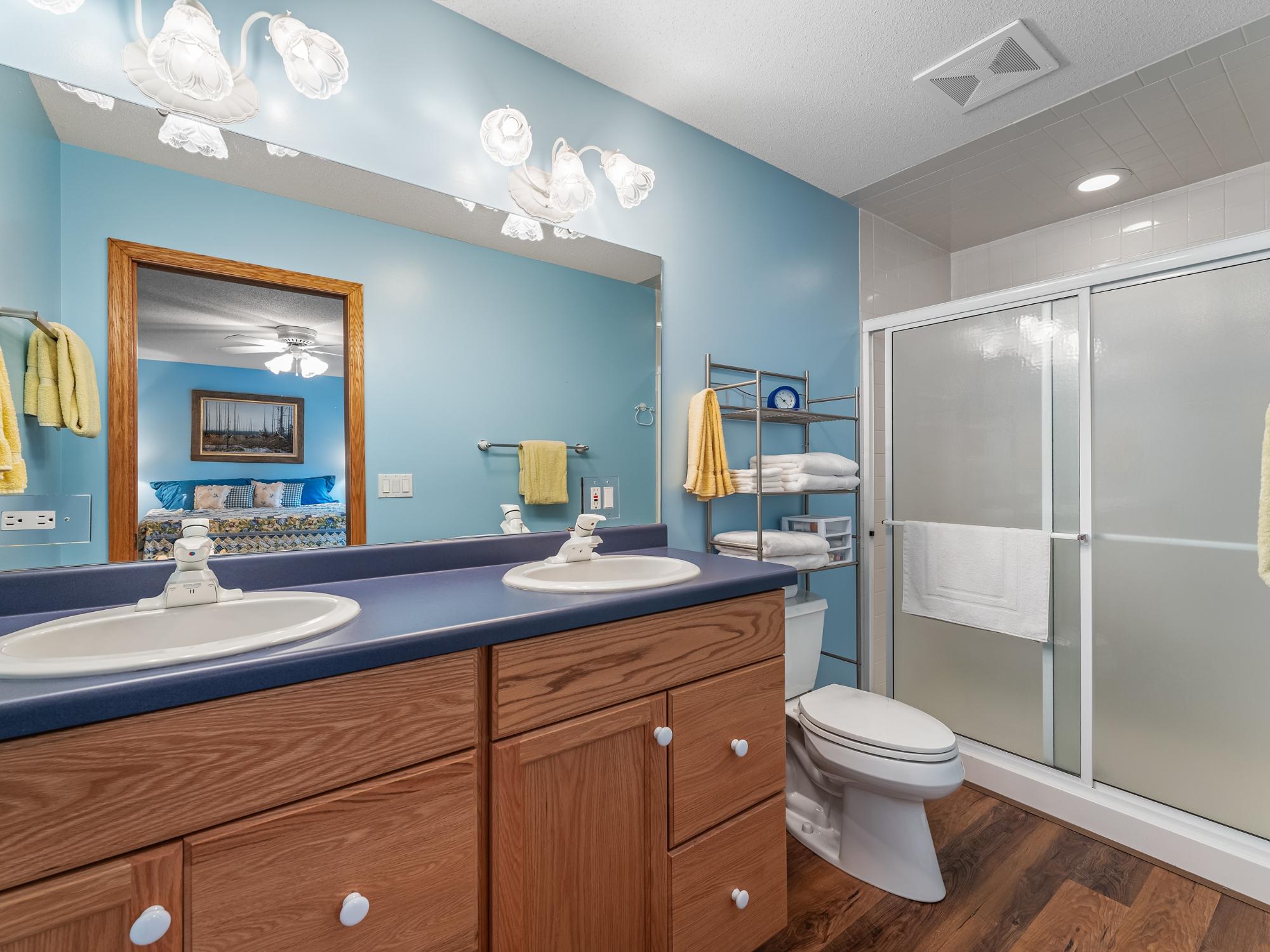 Eagle River, Wisconsin, 54521, United States, 4 Bedrooms Bedrooms, ,5 BathroomsBathrooms,Residential,Active,1952073