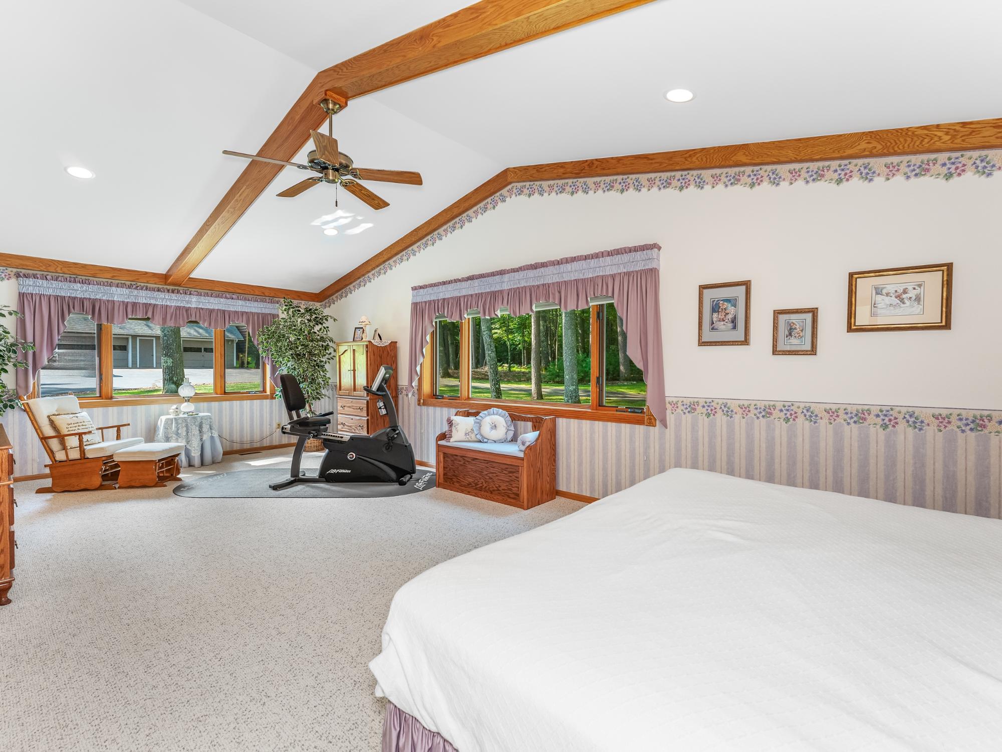 Eagle River, Wisconsin, 54521, United States, 4 Bedrooms Bedrooms, ,5 BathroomsBathrooms,Residential,Active,1952073