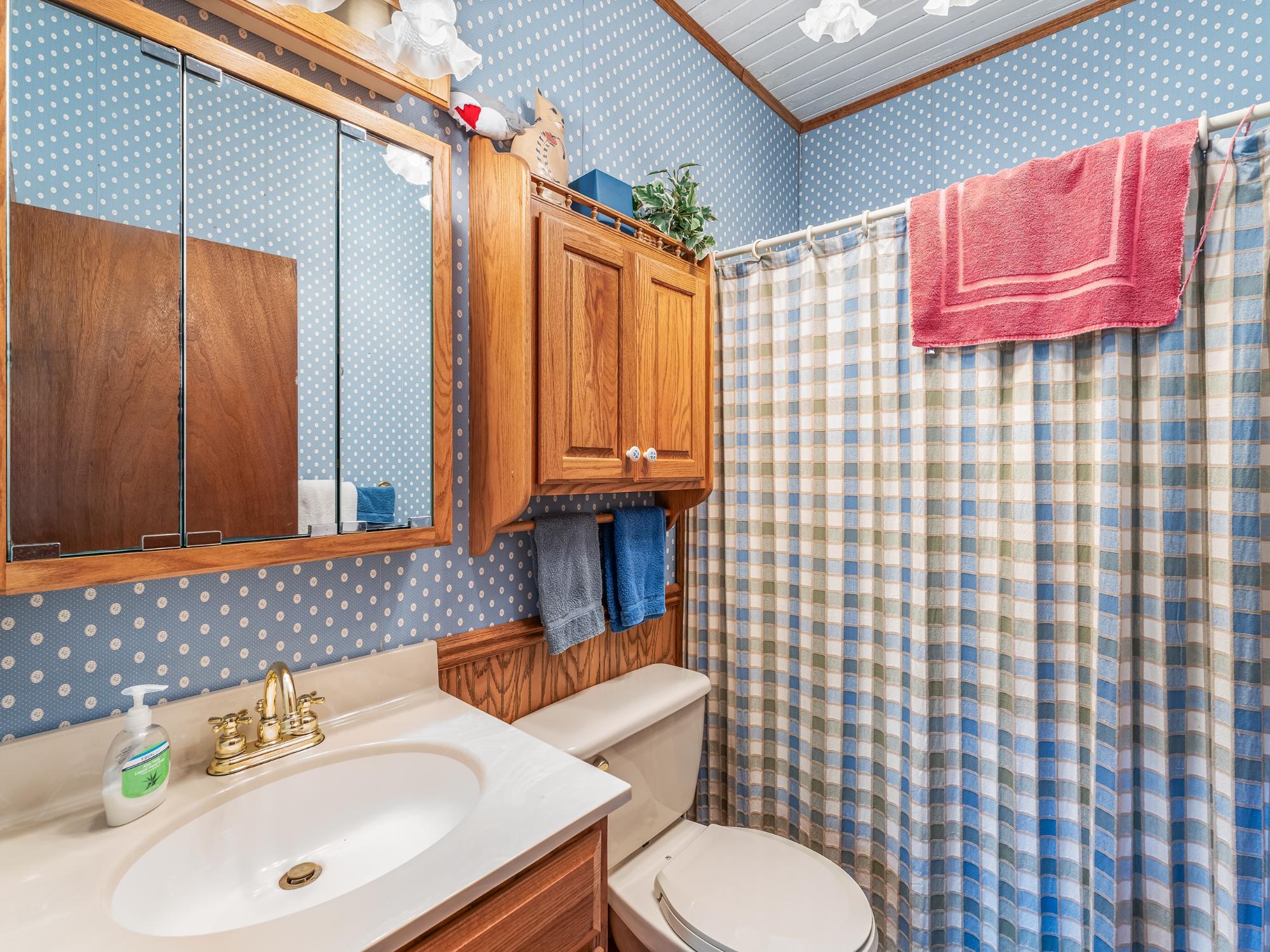 Eagle River, Wisconsin, 54521, United States, 4 Bedrooms Bedrooms, ,5 BathroomsBathrooms,Residential,Active,1952073