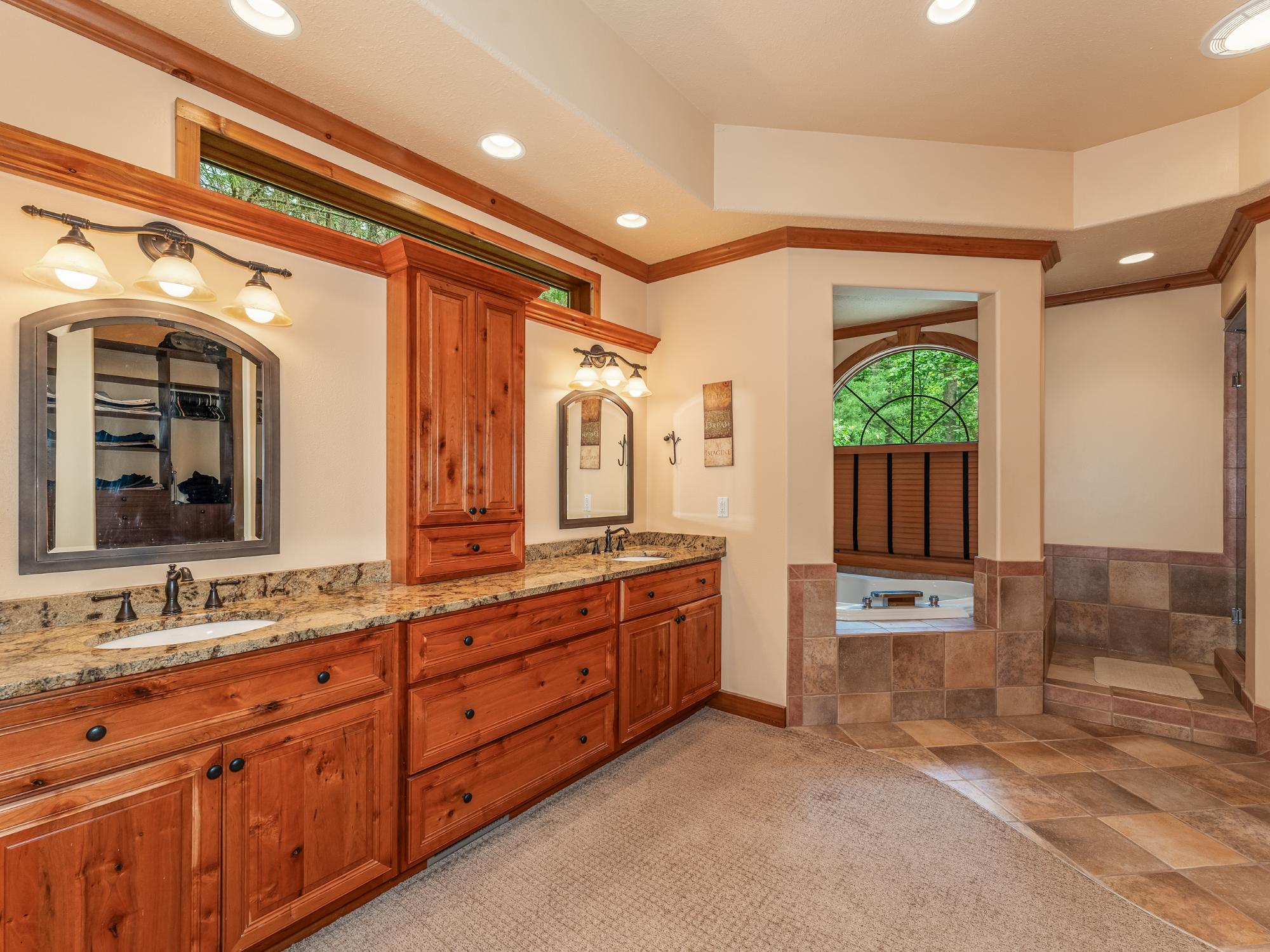 Manitowish Waters, Wisconsin, 54545, United States, 4 Bedrooms Bedrooms, ,5 BathroomsBathrooms,Residential,Active,1973556